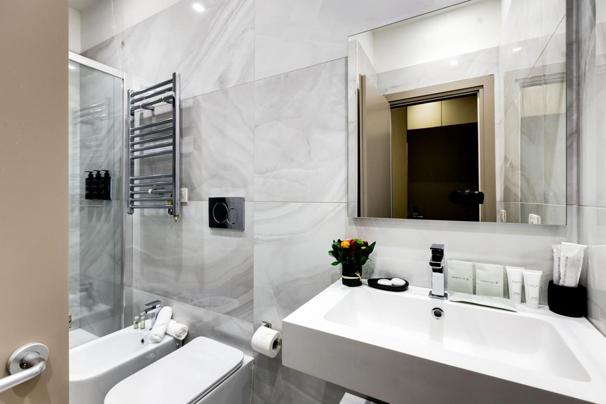 Piazza Farnese Luxury Suites Рим Екстериор снимка