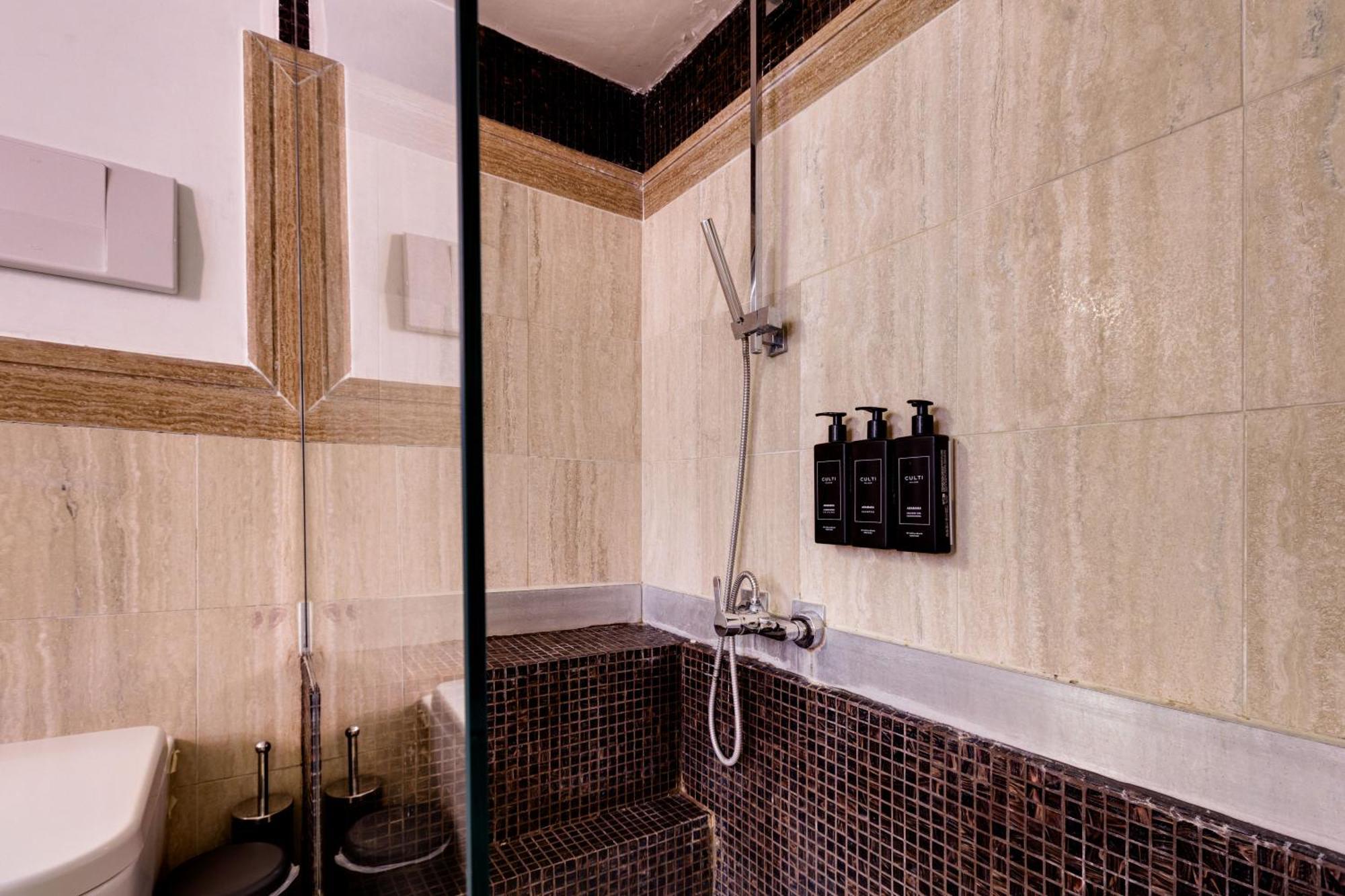 Piazza Farnese Luxury Suites Рим Екстериор снимка