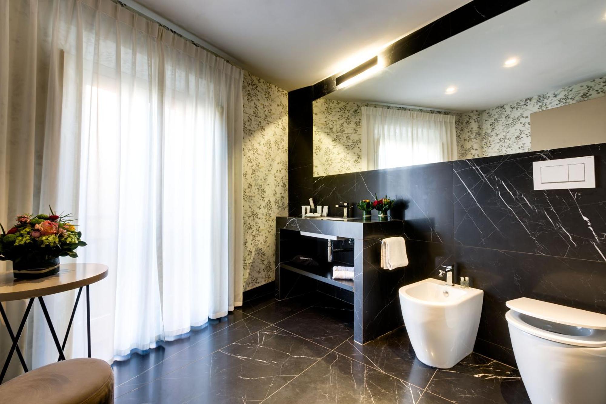 Piazza Farnese Luxury Suites Рим Екстериор снимка