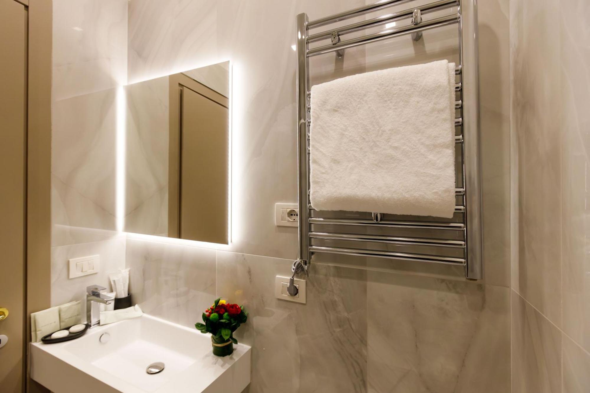 Piazza Farnese Luxury Suites Рим Екстериор снимка