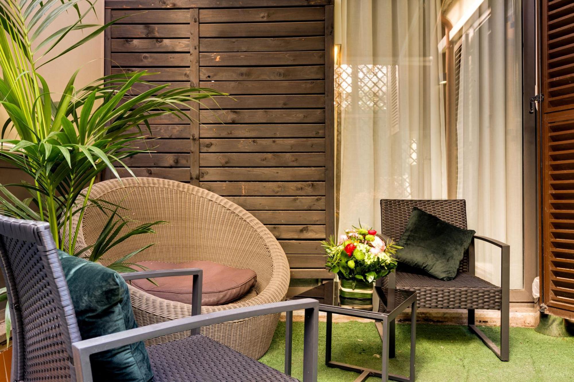 Piazza Farnese Luxury Suites Рим Екстериор снимка
