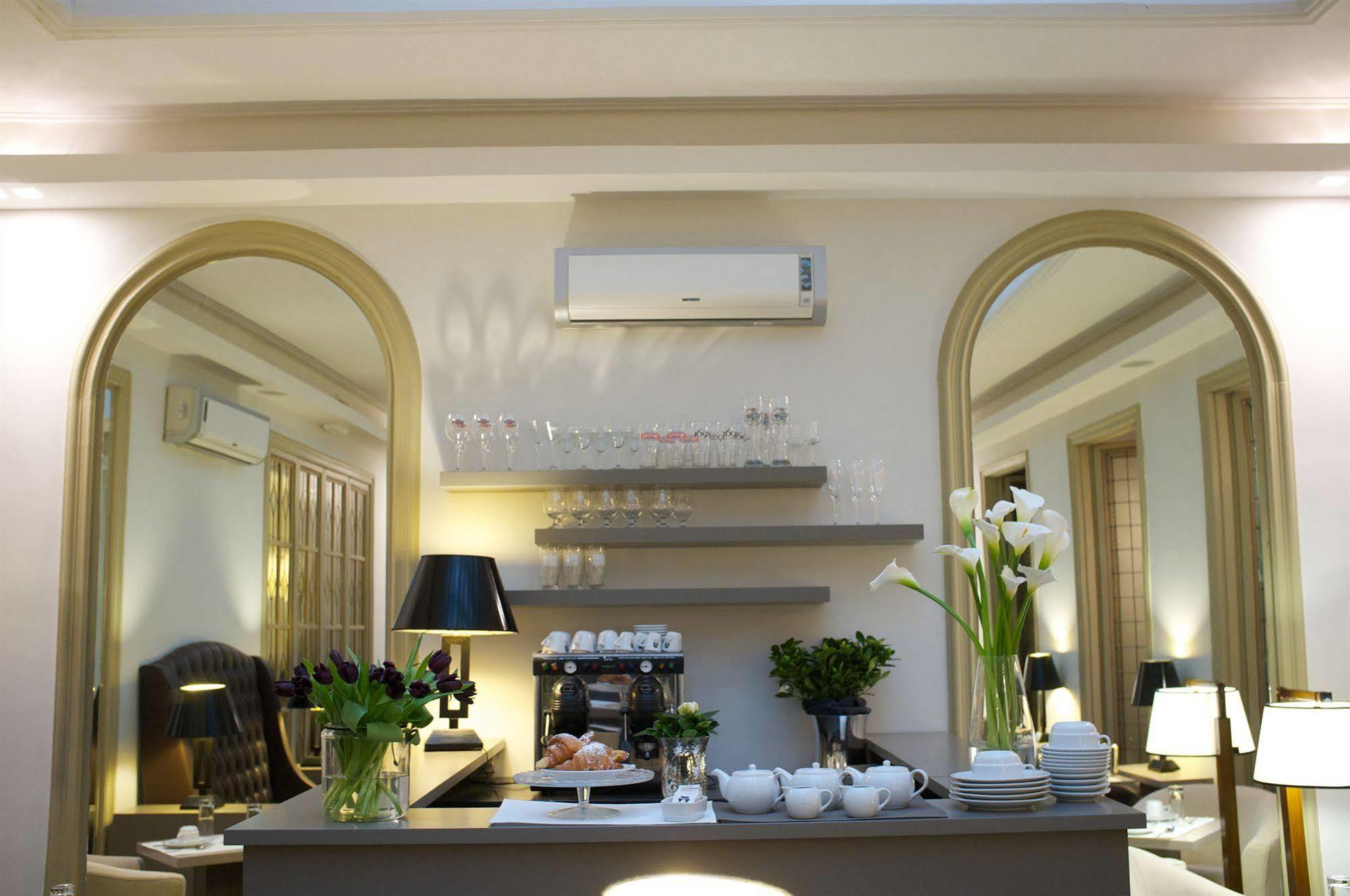 Piazza Farnese Luxury Suites Рим Екстериор снимка